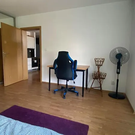 Sunset View, Near The Airport & Private Parking