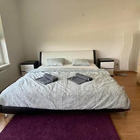 Sunset View, Near The Airport & Private Parking Apartamento