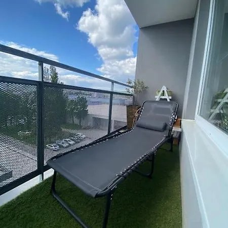 Apartment Sunset View, Near The Airport & Private Parking Dvorníky